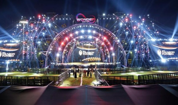 Sân khấu hoành tráng của Maroon 5