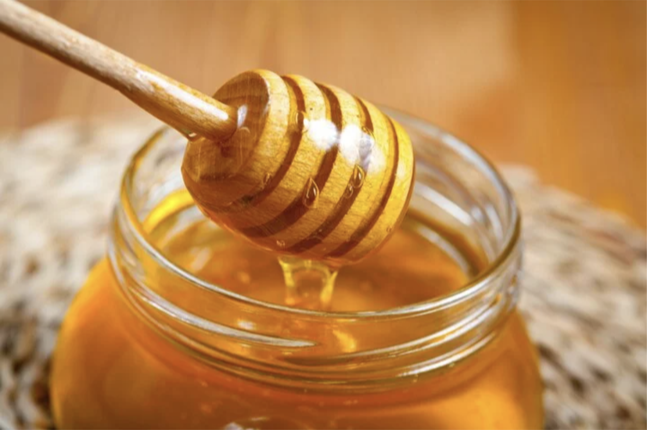 Nếu để mật ong trong tủ lạnh, nhiệt độ và độ ẩm sẽ khiến mật ong bị kết tinh và kém chất lượng.