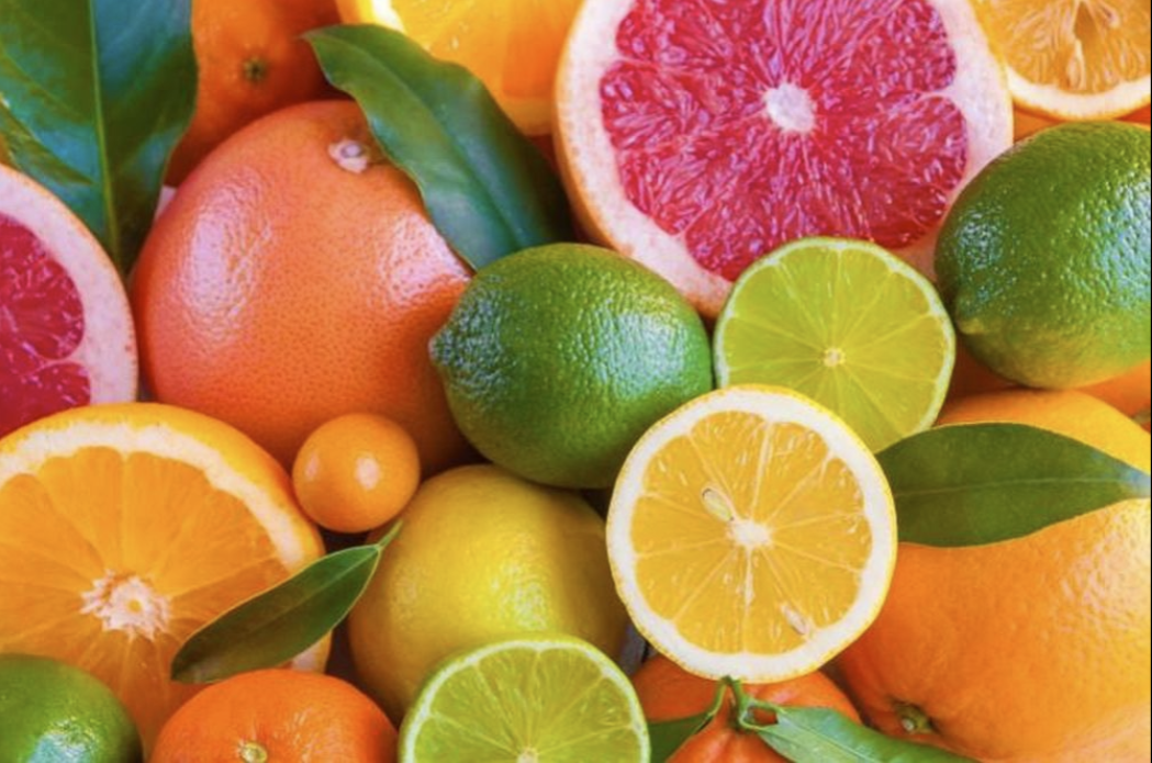 Các loại trái cây họ cam quýt giúp giảm lượng mỡ máu.