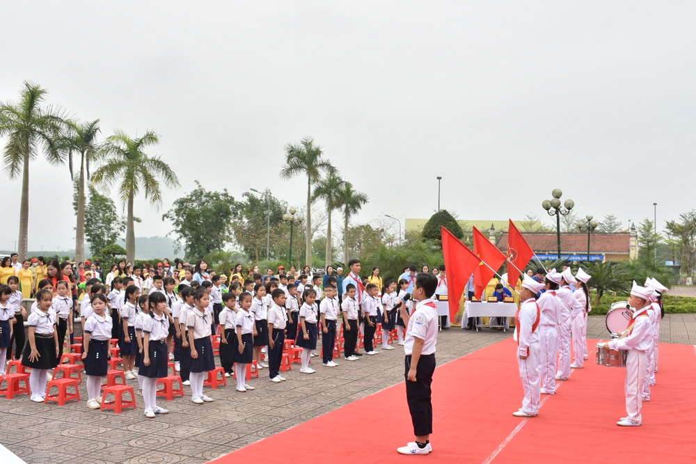 Lễ kết nạp đội viên - lớp đội viên 70 năm chiến thắng Điện Biên Phủ