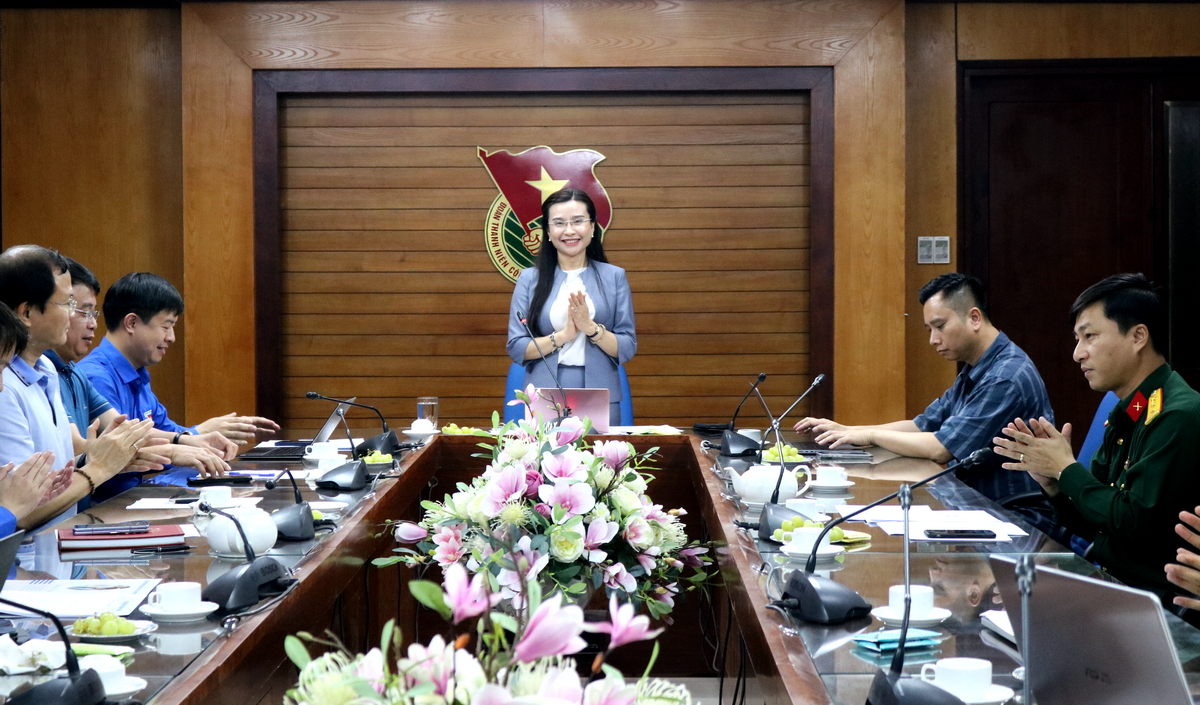 Nguyễn Phạm Duy Trang đánh giá cao sự chủ động, trách nhiệm của từng thành viên Ban tổ chức Liên hoan đối với các nội dung được phân công