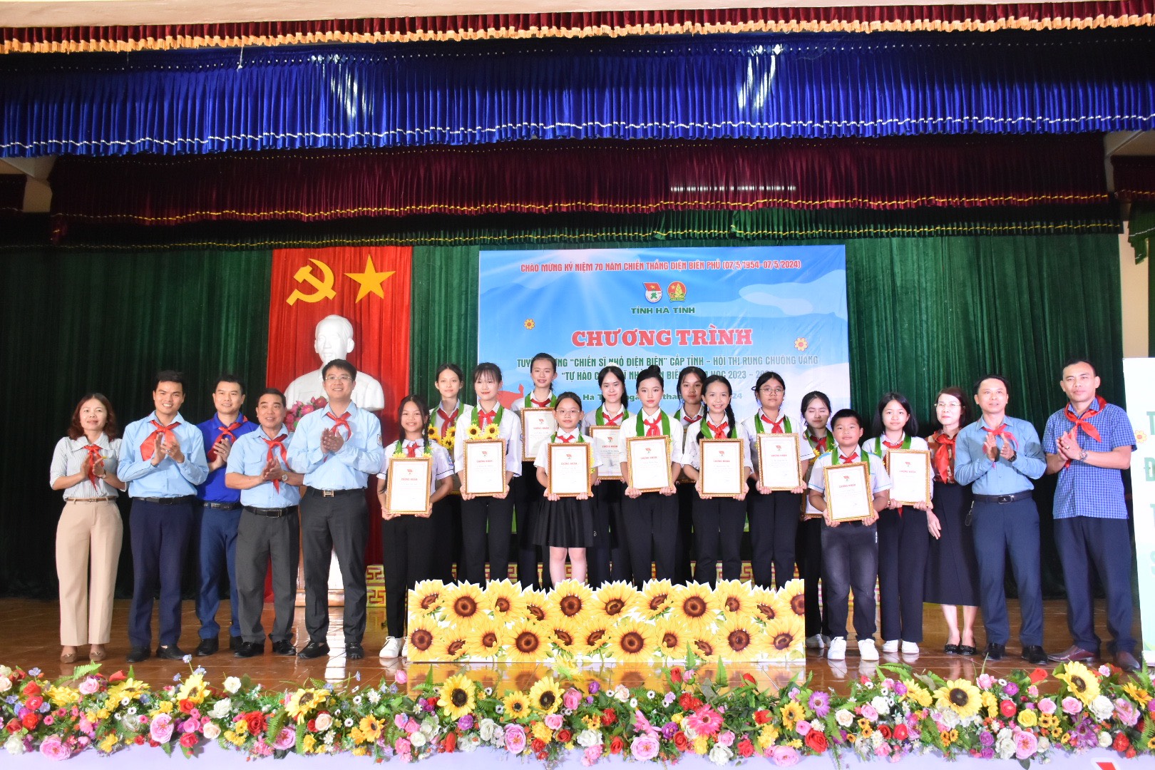 Tuyên dương 13 “Chiến sỹ nhỏ Điện Biên” là những đội viên xuất sắc trong toàn tỉnh