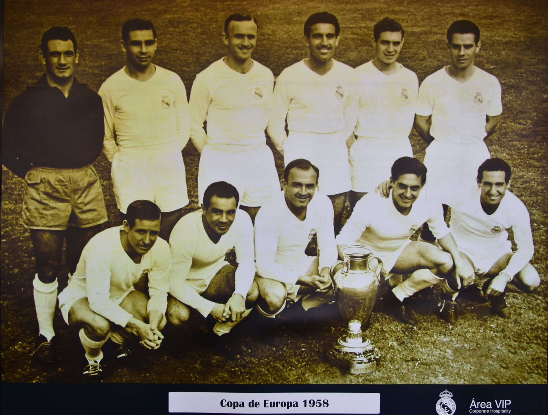 Đội bóng huyền thoại giành sáu UEFA Cup Winner’s Cup vào những năm 1956-1960, 1966. Lần tiếp theo, Real Madrid thắng Cup “tai voi” vào năm 1998.