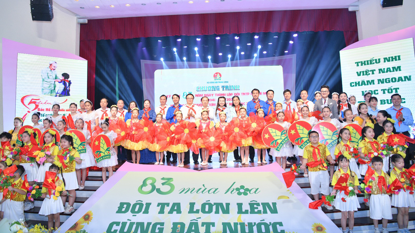 Kỷ niệm 83 năm ngày Thành lập Đội TNTP Hồ Chí Minh, trao giải Kim Đồng cho 125 đội viên