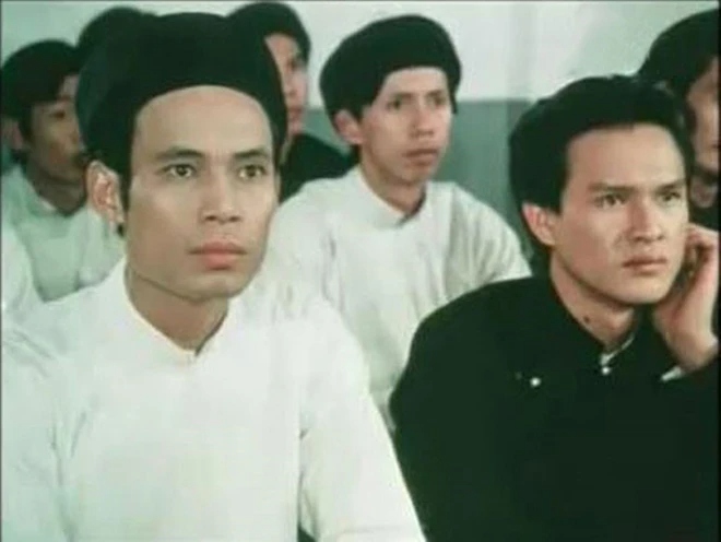 Diễn viên Tiến Hợi (trái) đóng vai chính trong phim. (Ảnh: NSX)