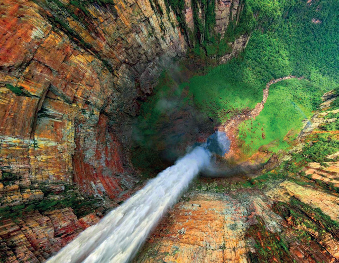 Danh hiệu Thác nước cao
nhất thế giới thuộc về thác
Angel ở Venezuela (Nam Mỹ)
với độ cao 979 mét.