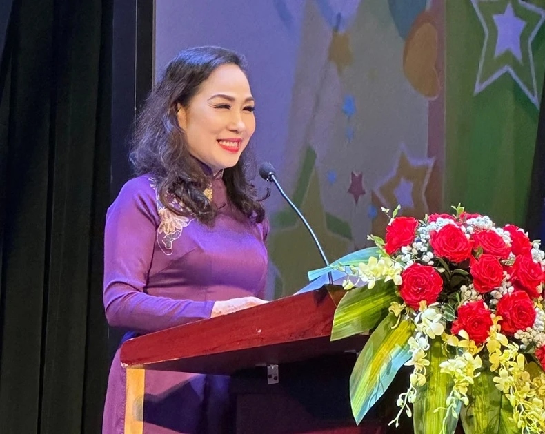 NSND Trịnh Thúy Mùi, Chủ tịch Hội Nghệ sĩ Sân khấu Việt Nam phát biểu bế mạc Liên hoan