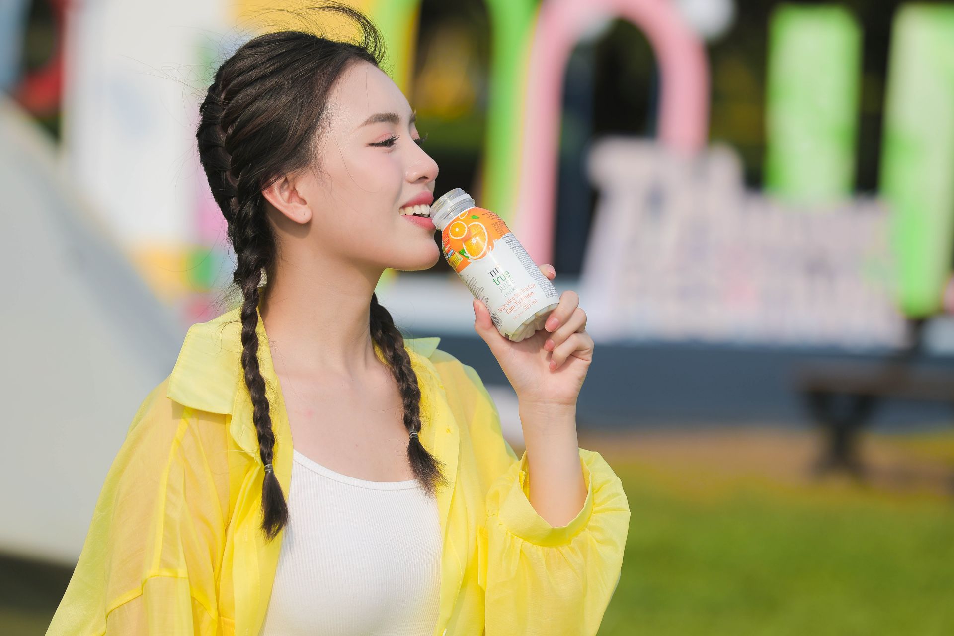 Nước uống sữa trái cây TH true JUICE milk – Top 5 Đồ uống được game thủ yêu thích nhất tại Vietnam GameVerse 2024 sẽ mang lại nguồn năng lượng dồi dào, vitamin và khoáng chất cho người dùng.