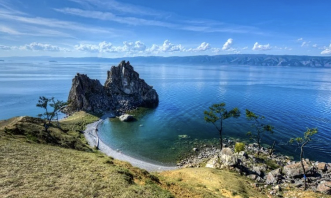 Hồ Baikal ở Siberia.