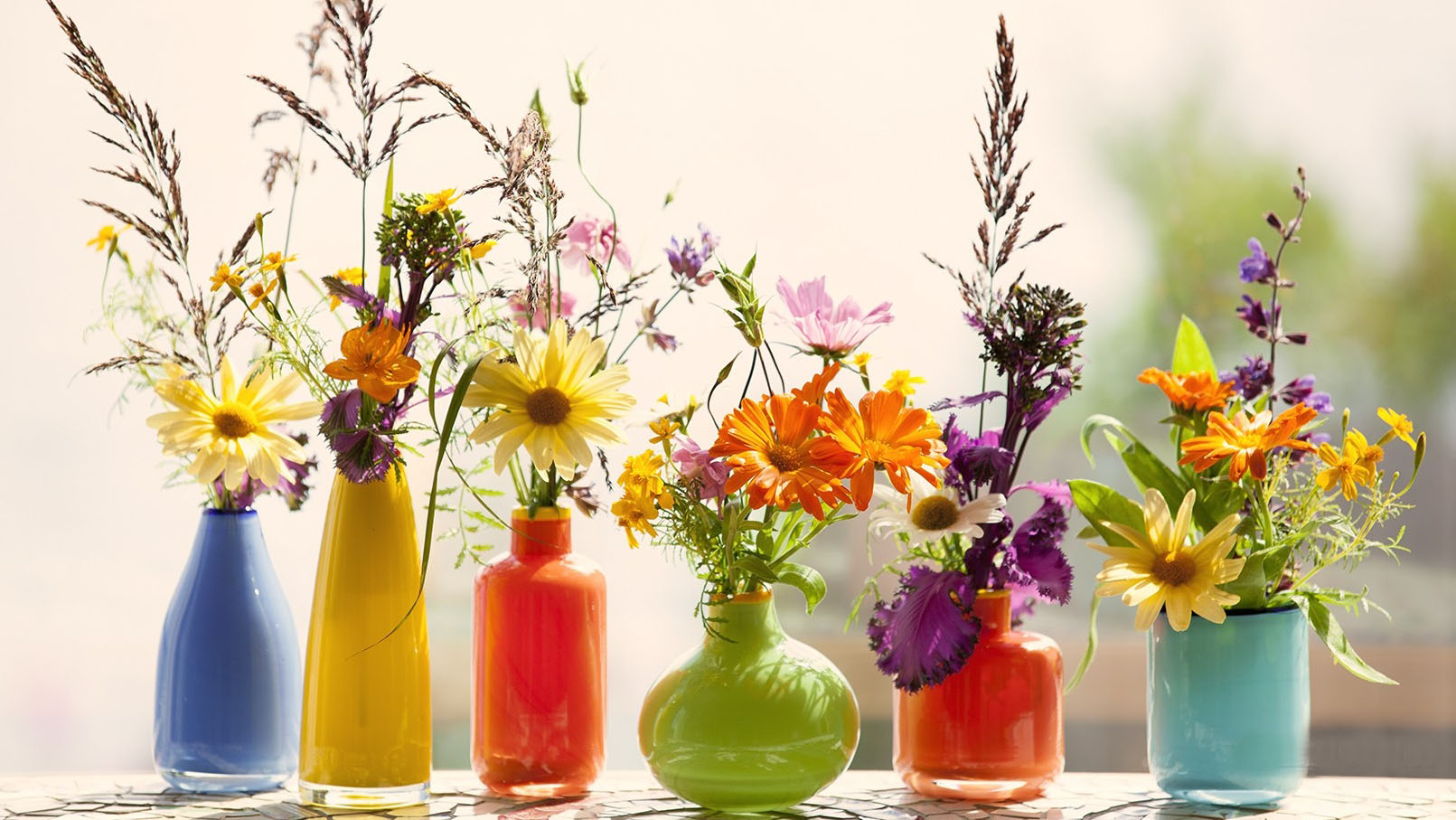 Trắc nghiệm vui: Bạn sẽ dùng chiếc bình nào để cắm hoa?