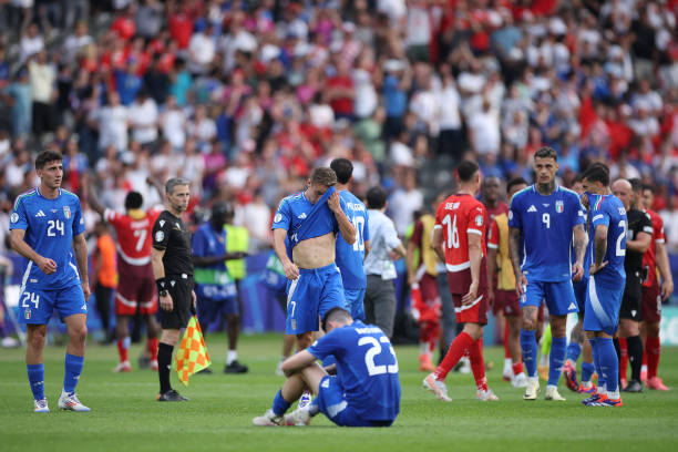 Italia thất bại trong cuộc chiến bảo vệ ngôi vương EURO ngay ở vòng 1/8
