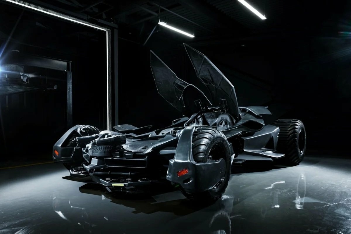 Siêu xe Batman trị giá 850.000 USD được rao bán năm 2019. Ảnh: Carscoops