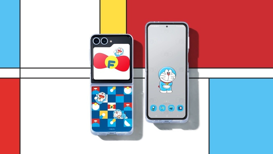 Không chỉ phụ kiện, Samsung cho biết Galaxy Z Flip6 Doraemon còn cài sẵn phần mềm tùy biến với ảnh khởi động, giao diện Doraemon Galaxy, hình nền Doraemon Treasure Pocket, màn hình khóa và biểu tượng ứng dụng theo chủ đề 