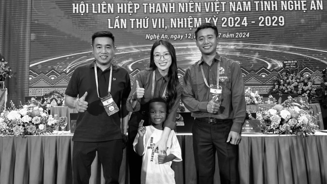 Quang Linh Vlog, MC Khánh Vy được Tỉnh đoàn Nghệ An tuyên dương