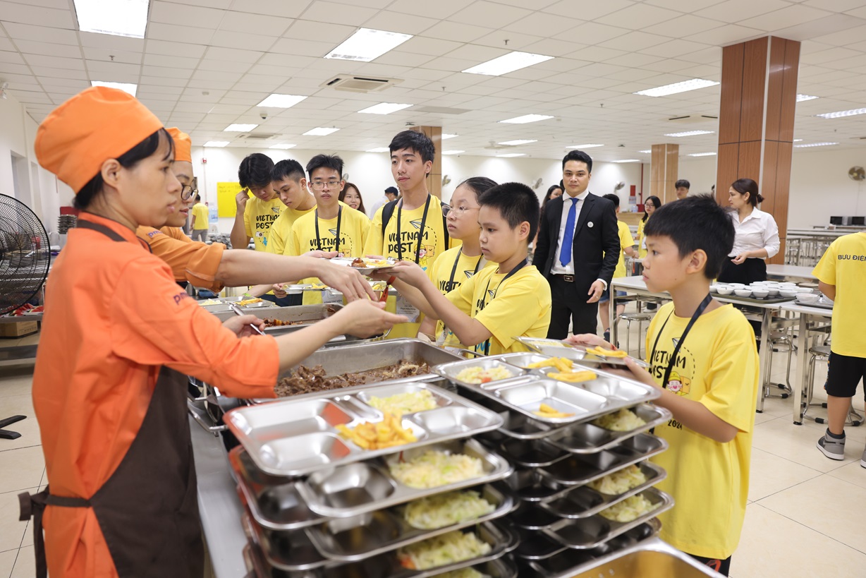 Trải nghiệm canteen Bưu điện.