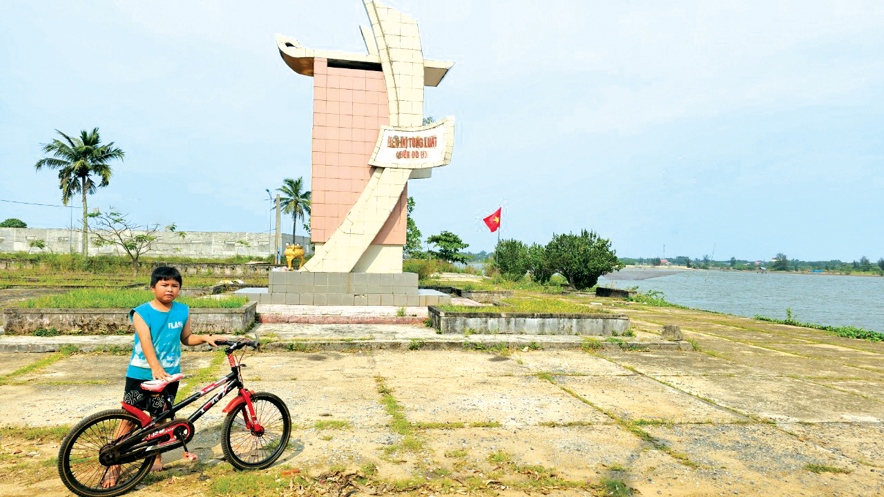 Bến đò B làng Tùng Luật, xã Vĩnh Giang