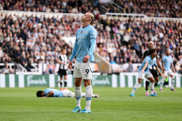 Hòa trận thứ 2 liên tiếp, Man City đã mất ngôi đầu bảng Premier League