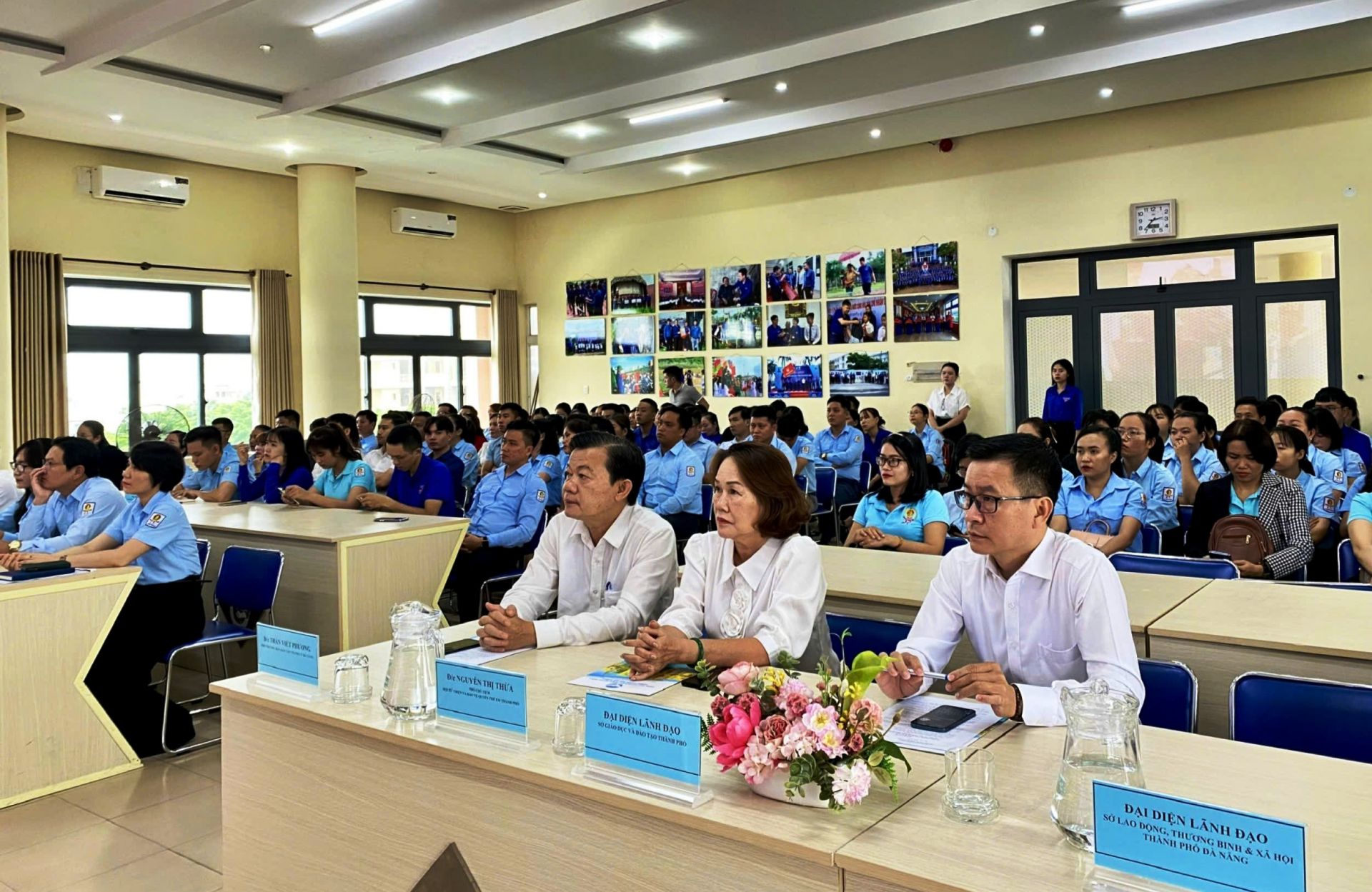 Quang cảnh hội nghị. Quang cảnh hội nghị.
