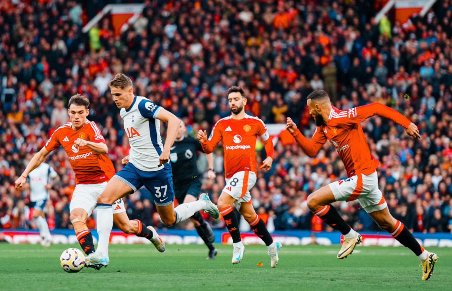 Old Trafford không còn là nơi đem tới nỗi sợ cho các đối thủ. 