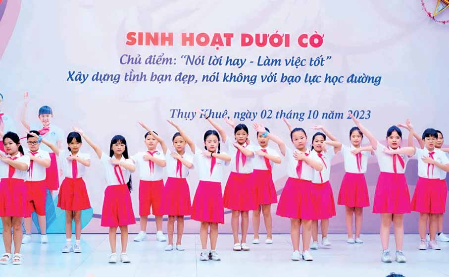 Các hoạt động sinh hoạt dưới cờ thiết thực và gần gũi với học sinh.