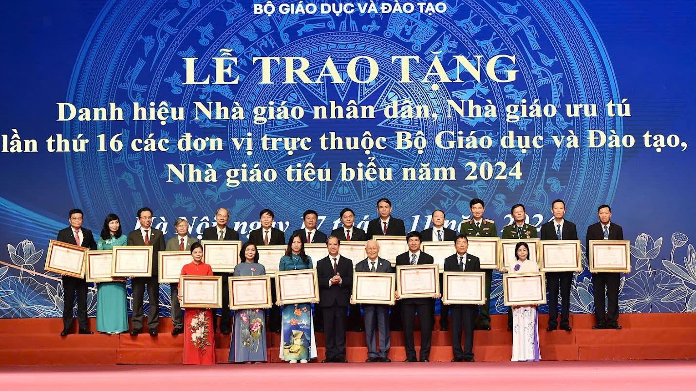 21 thầy cô được trao danh hiệu "Nhà giáo Nhân dân"