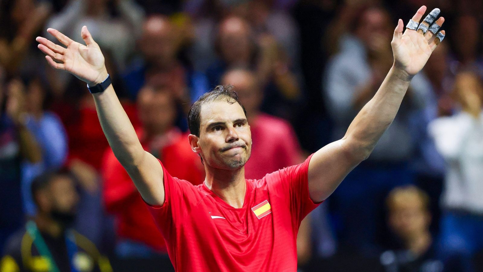 Nadal chính thức khép lại sự nghiệp huyền thoại sau thất bại tại Davis Cup