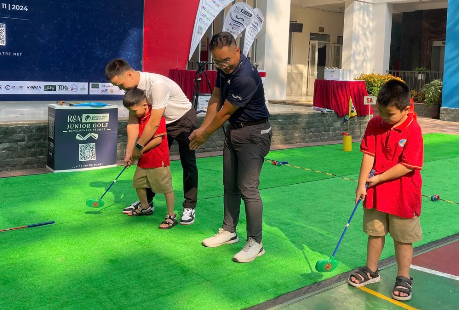 Golf luôn được coi là bộ môn thể thao dành cho doanh nhân, những người giàu có. Ảnh: Vnexpress.