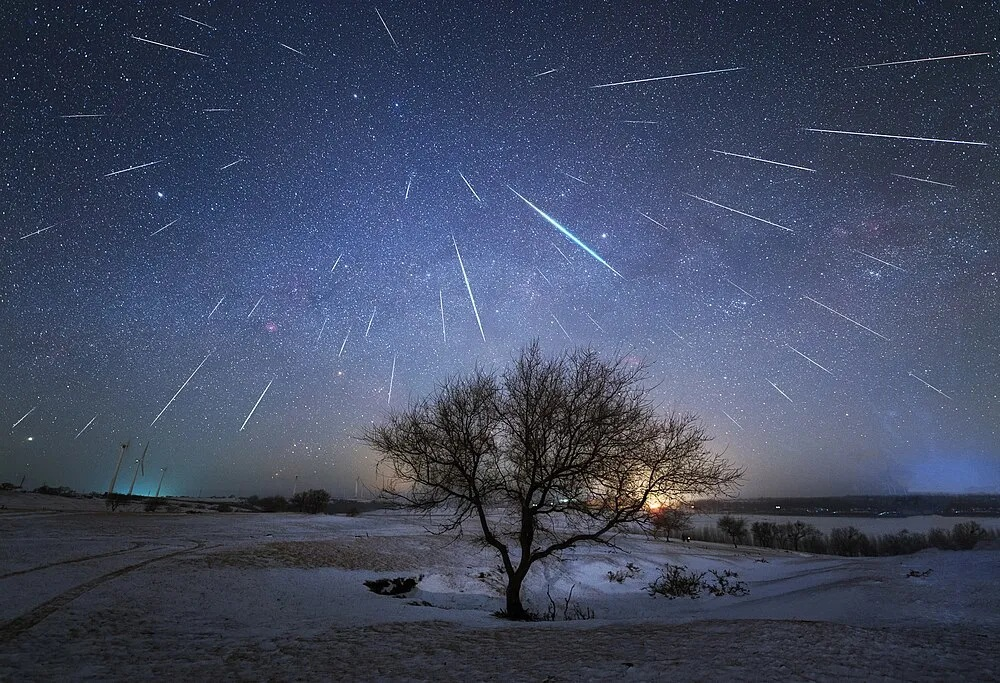 Một đêm mưa sao băng Geminids - Ảnh: SMITHSONIAN MAGAZINE