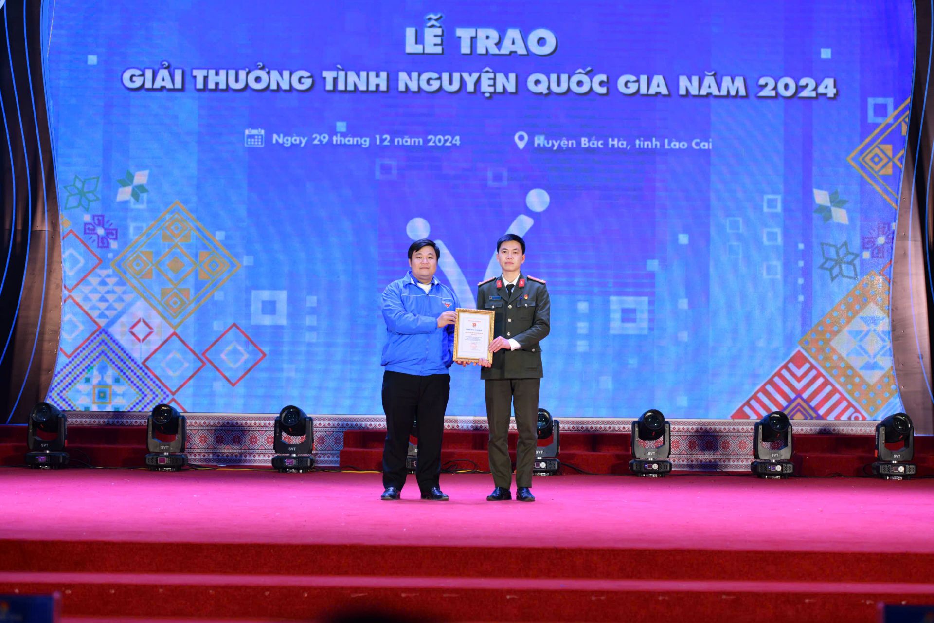 Trao giải thưởng 