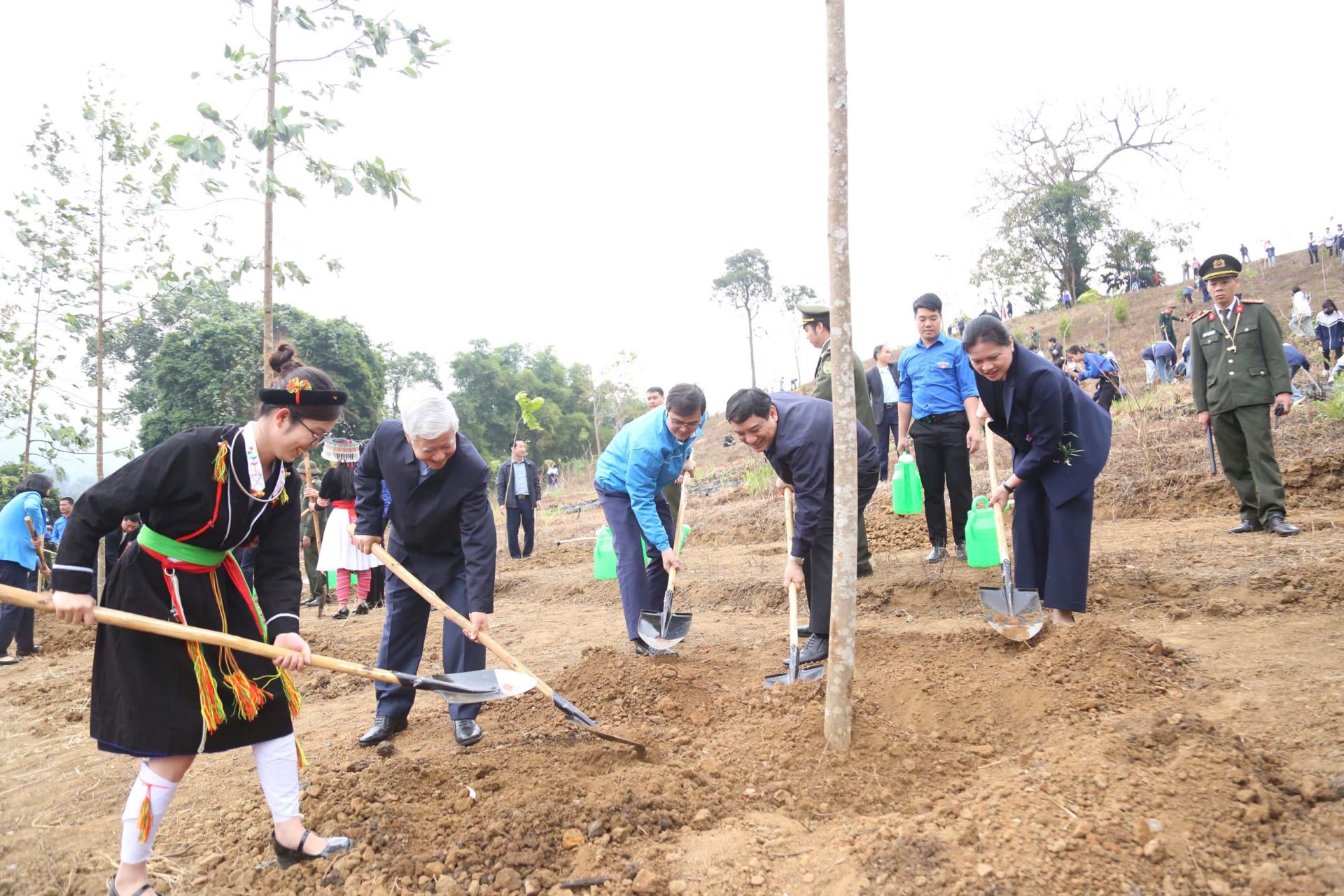 Lãnh đạo Đảng, Nhà nước trồng cây tại Khu di tích Quốc gia đặc biệt Tân Trào Lãnh đạo Đảng, Nhà nước trồng cây tại Khu di tích Quốc gia đặc biệt Tân Trào
