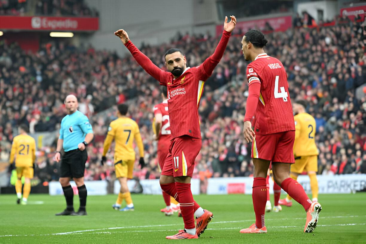 Salah giúp Liverpool xây vững ngôi đầu