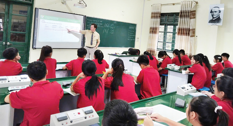 Mái trường Yên Phú là nơi ươm mầm và nuôi dưỡng tài năng
của nhiều thế hệ học sinh.