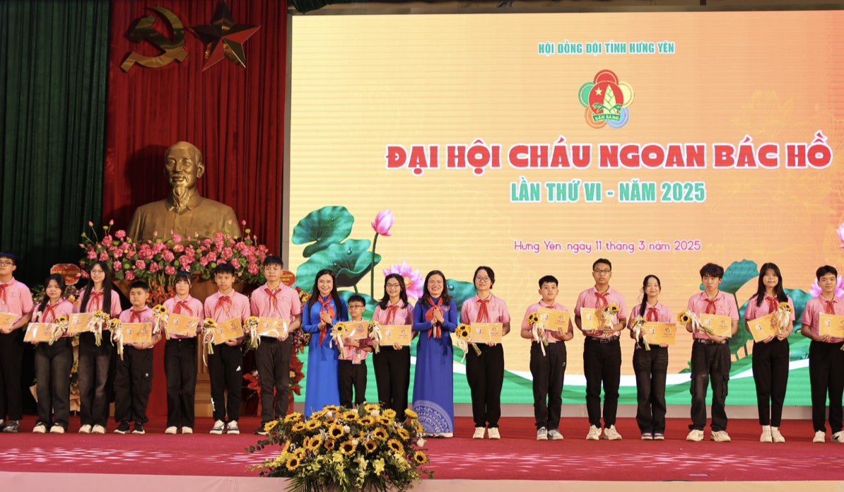 225 đại biểu thiếu nhi được tuyên dương tại Đại hội Cháu ngoan Bác Hồ tỉnh Hưng Yên lần thứ VI, năm 2025.