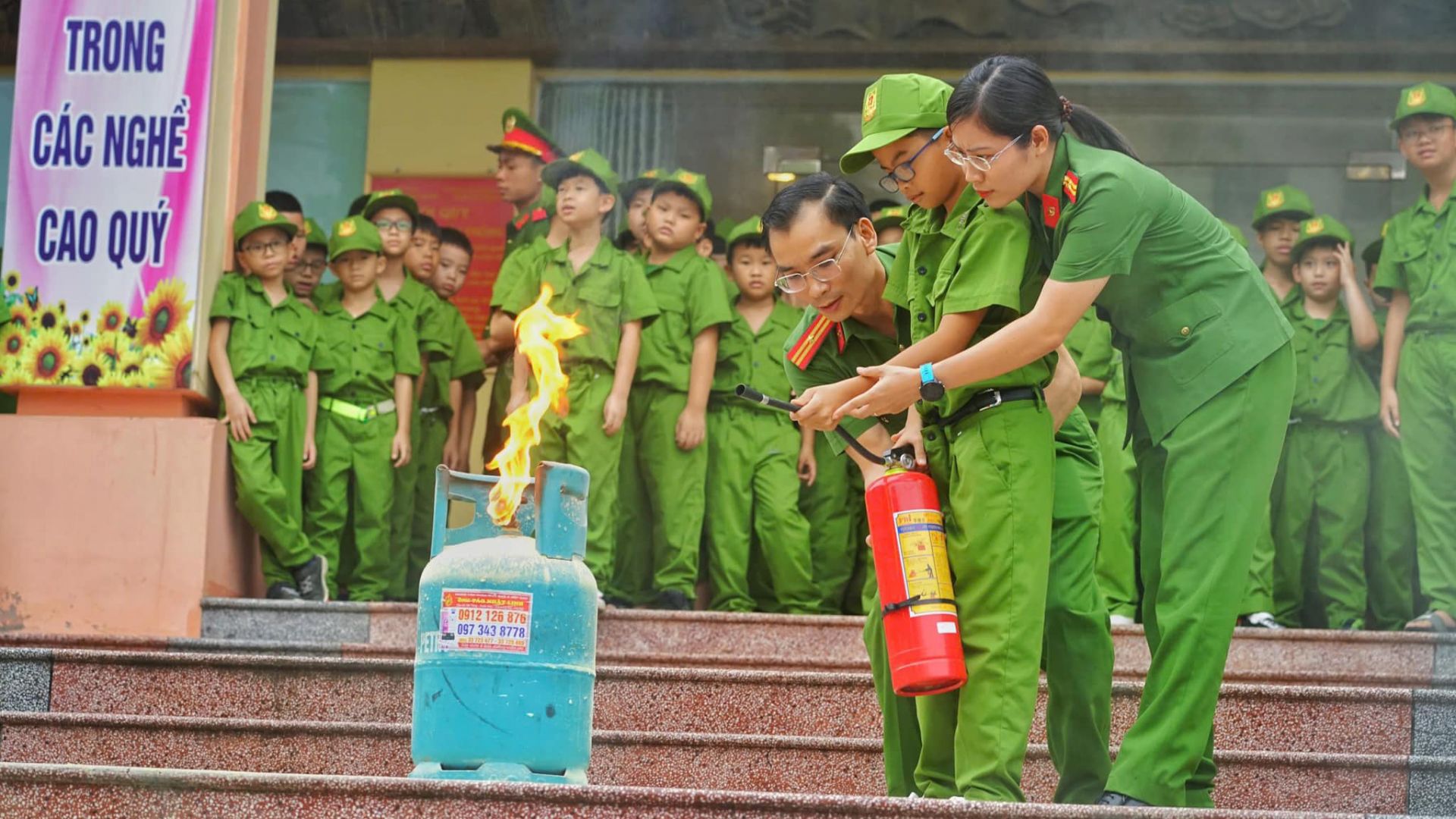 Mùa hè thú vị cùng "Học làm chiến sỹ Công an - Đi để trưởng thành"