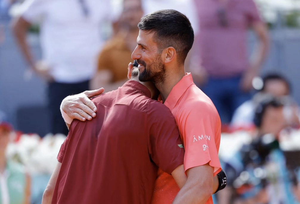 Djokovic thua sốc trận ra quân Madrid Mở rộng 2025