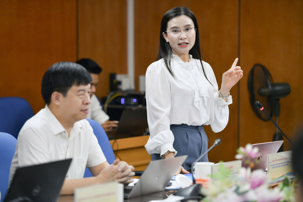 Bí thư T.Ư Đoàn Nguyễn Phạm Duy Trang thông tin về những điểm mới của Phiên họp giả định Quốc hội trẻ em lần thứ II - năm 2024. Bí thư T.Ư Đoàn Nguyễn Phạm Duy Trang thông tin về những điểm mới của Phiên họp giả định Quốc hội trẻ em lần thứ II - năm 2024.