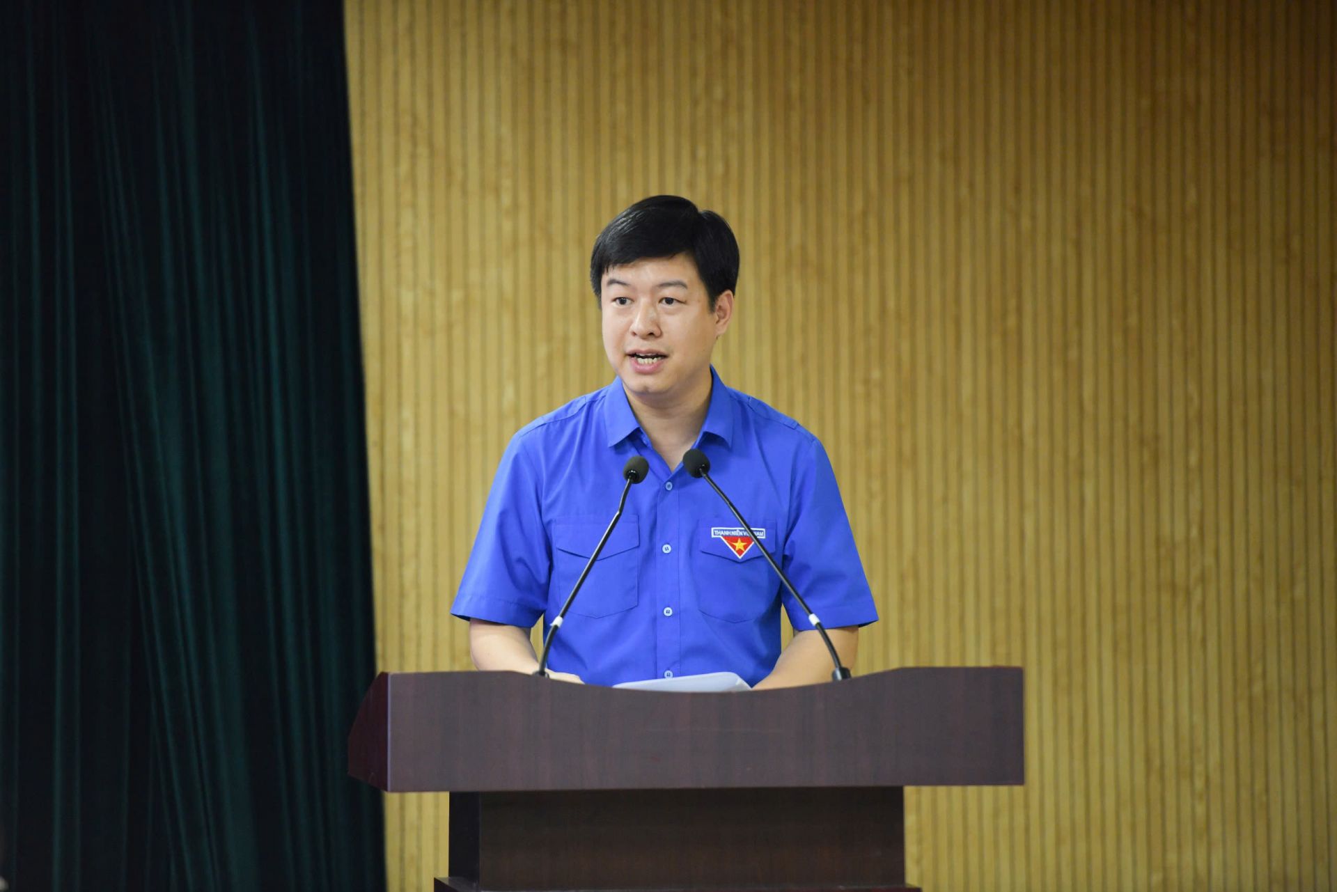 Anh Lê Hải Long báo cáo công tác chuẩn bị cho Phiên họp giả định Anh Lê Hải Long báo cáo công tác chuẩn bị cho Phiên họp giả định