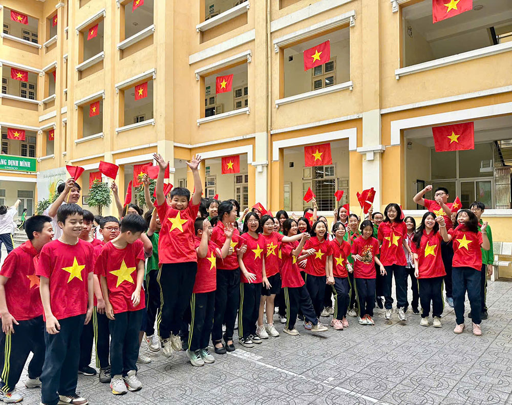 Các bạn học sinh nhà trường đã sẵn sàng cho chương trình Các bạn học sinh nhà trường đã sẵn sàng cho chương trình