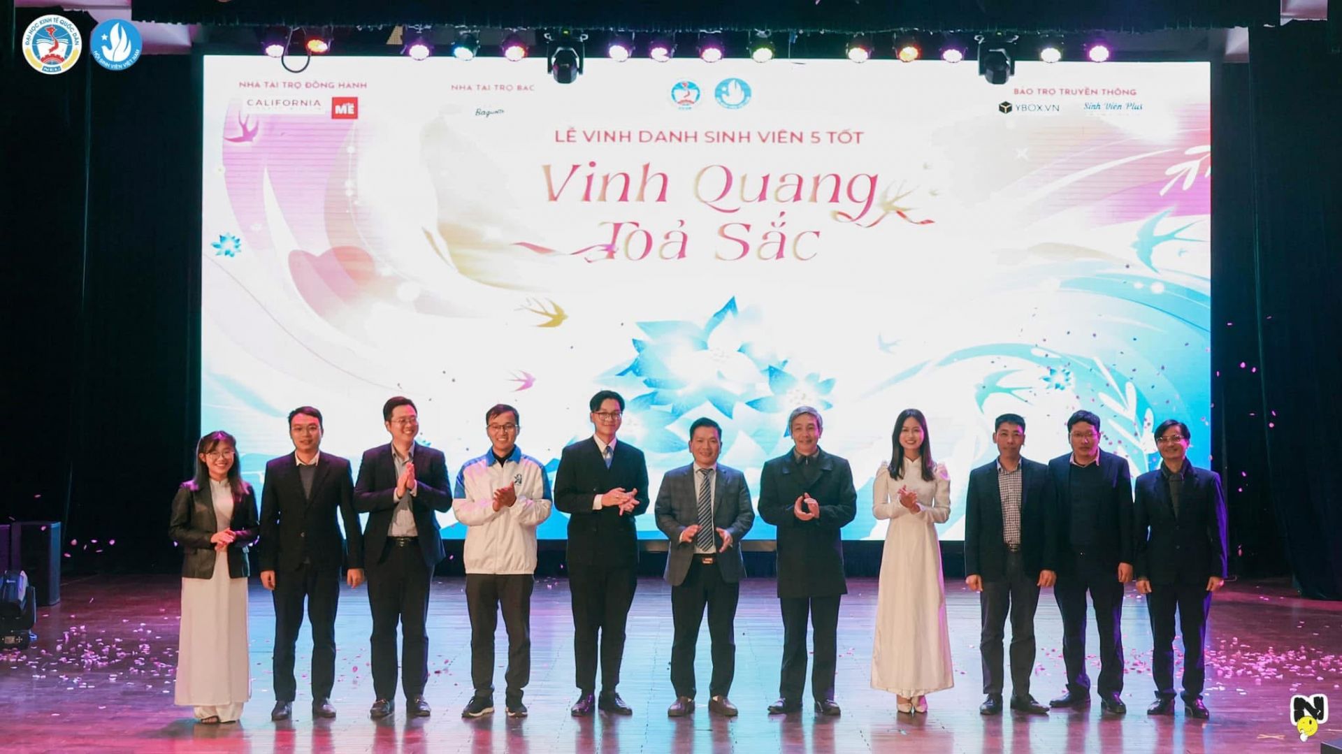 . Lễ bế mạc “Tuần lễ Sinh viên 5 tốt 2024” vinh danh các gương mặt xuất sắc trong việc nỗ lực rèn luyện và học tập . Lễ bế mạc “Tuần lễ Sinh viên 5 tốt 2024” vinh danh các gương mặt xuất sắc trong việc nỗ lực rèn luyện và học tập