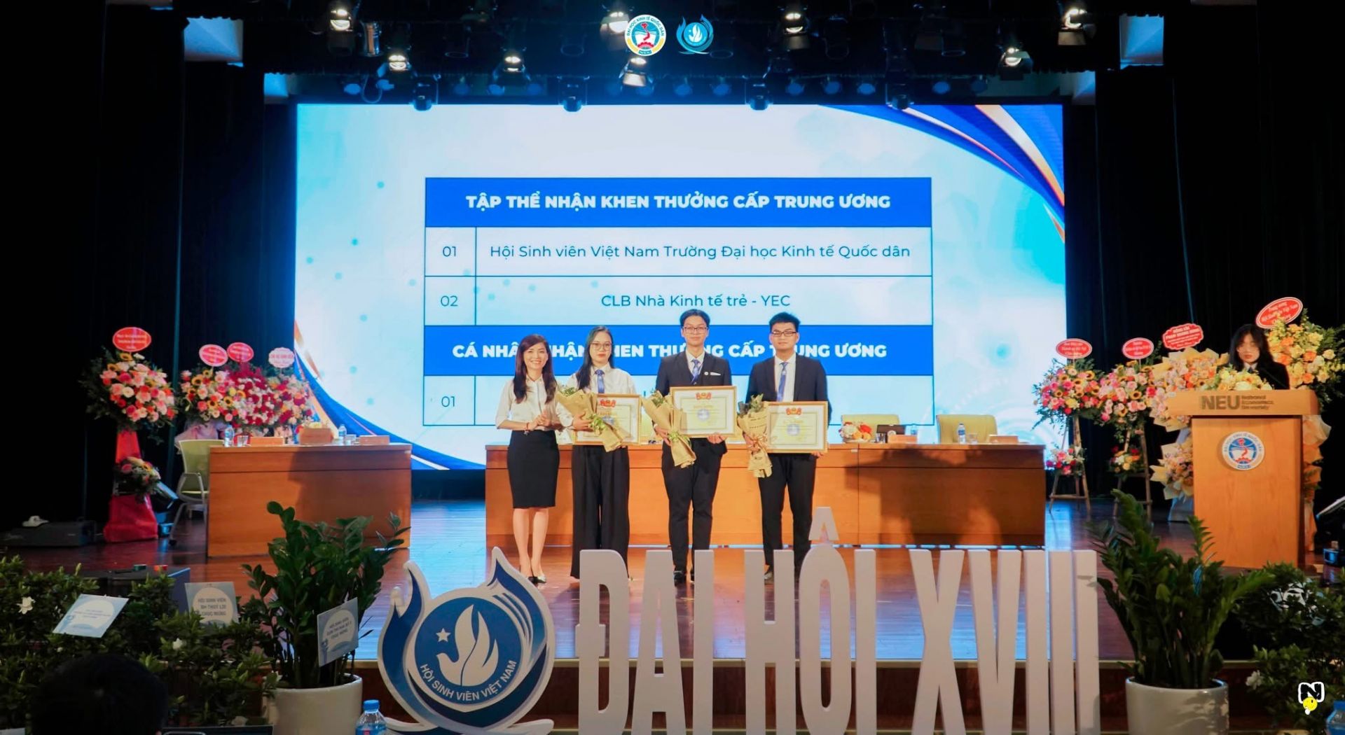 Hội Sinh viên Việt Nam Đại học Kinh tế Quốc dân nhận Bằng khen cấp Trung ương vì có thành tích xuất sắc trong công tác Hội và phong trào sinh viên Hội Sinh viên Việt Nam Đại học Kinh tế Quốc dân nhận Bằng khen cấp Trung ương vì có thành tích xuất sắc trong công tác Hội và phong trào sinh viên