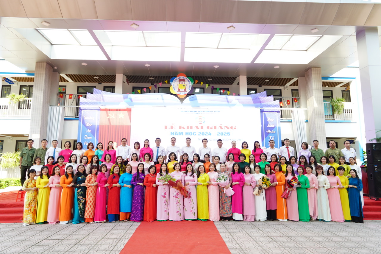 Nhìn lại chặng đường đã qua, mỗi bước tiến của trường THCS Thành Công đều được xây đắp bằng biết bao tâm huyết, trí tuệ và tình yêu thương Nhìn lại chặng đường đã qua, mỗi bước tiến của trường THCS Thành Công đều được xây đắp bằng biết bao tâm huyết, trí tuệ và tình yêu thương