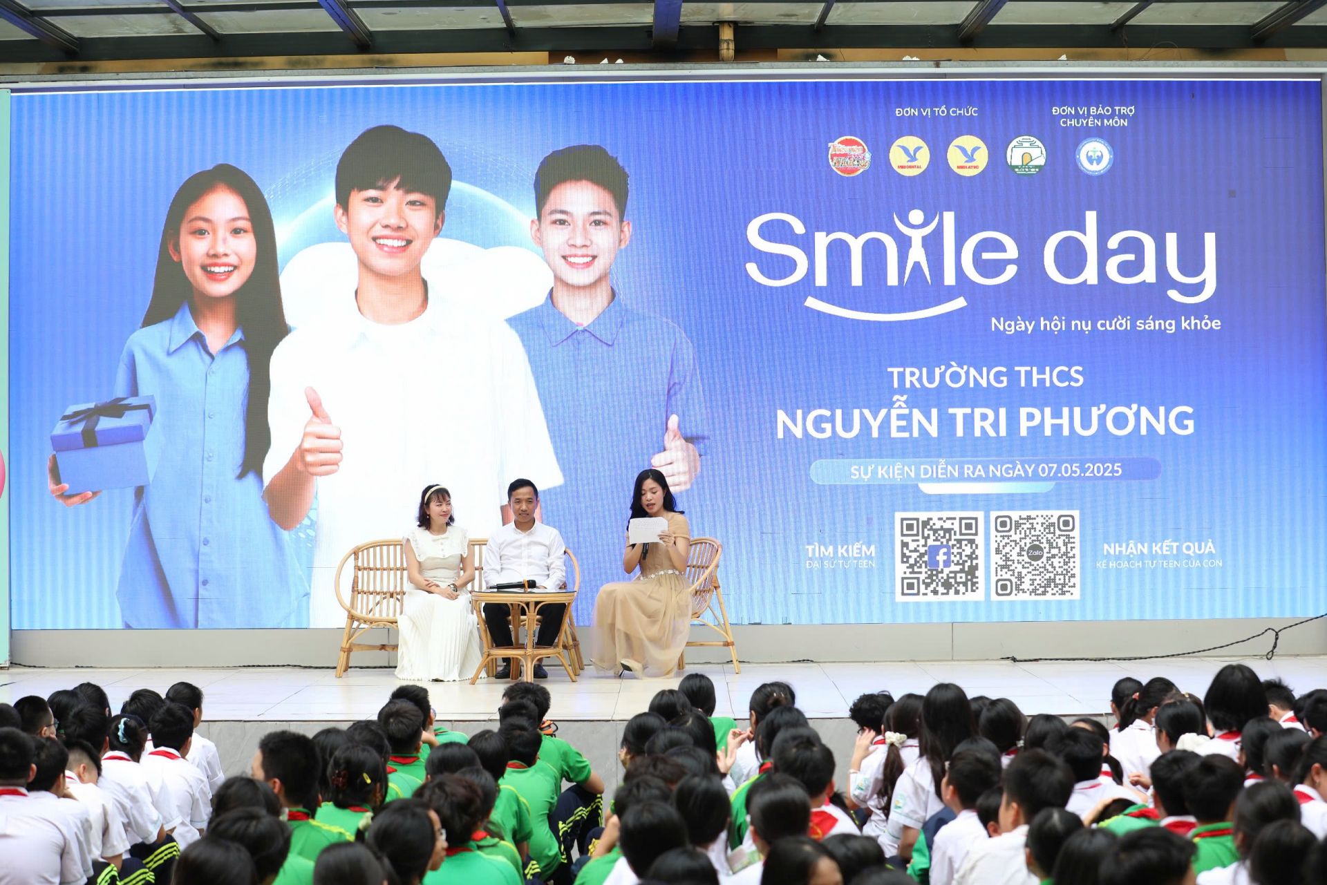 Chương trình tọa đàm cung cấp nhiều kiến thức về răng miệng cho các bạn học sinh Chương trình tọa đàm cung cấp nhiều kiến thức về răng miệng cho các bạn học sinh