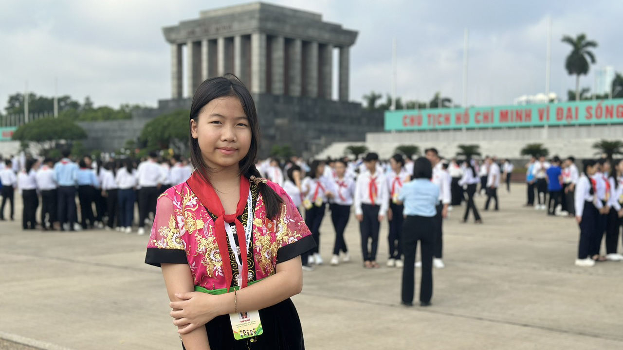 Đại biểu thiếu nhi Quỹ Học bổng Vừ A Dính tham dự Đại hội "Cháu ngoan Bác Hồ"