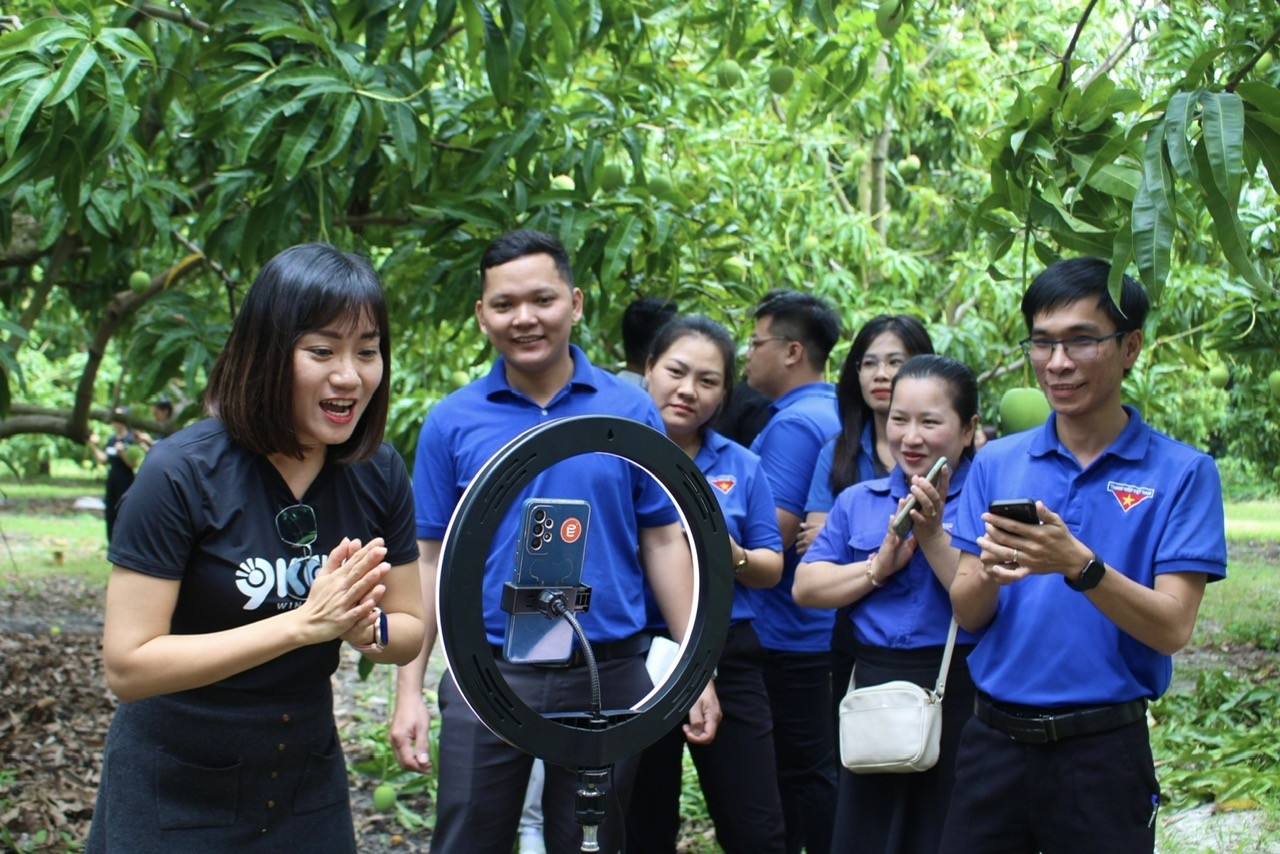 huyện Cam Lâm, Tỉnh Đoàn Khánh Hòa tổ chức chương trình tập huấn và thực hành kỹ năng, phương pháp quảng bá trực tuyến các sản phẩm nông sản cho thanh niên huyện Cam Lâm, Tỉnh Đoàn Khánh Hòa tổ chức chương trình tập huấn và thực hành kỹ năng, phương pháp quảng bá trực tuyến các sản phẩm nông sản cho thanh niên
