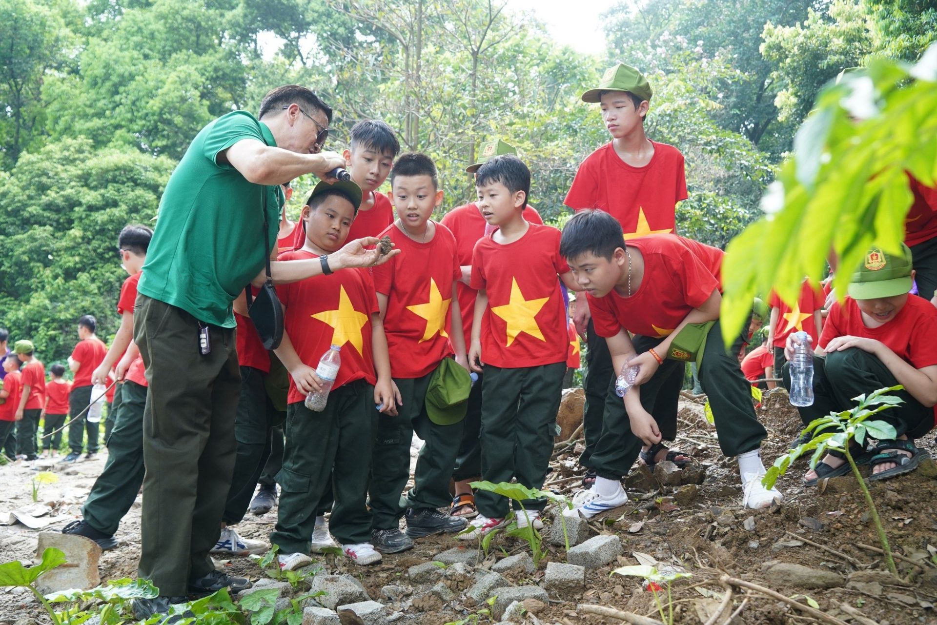 Khám phá Khu bảo tồn động, thực vật, Trung tâm Đa dạng sinh học và Phát triển rừng bền vững. Khám phá Khu bảo tồn động, thực vật, Trung tâm Đa dạng sinh học và Phát triển rừng bền vững.
