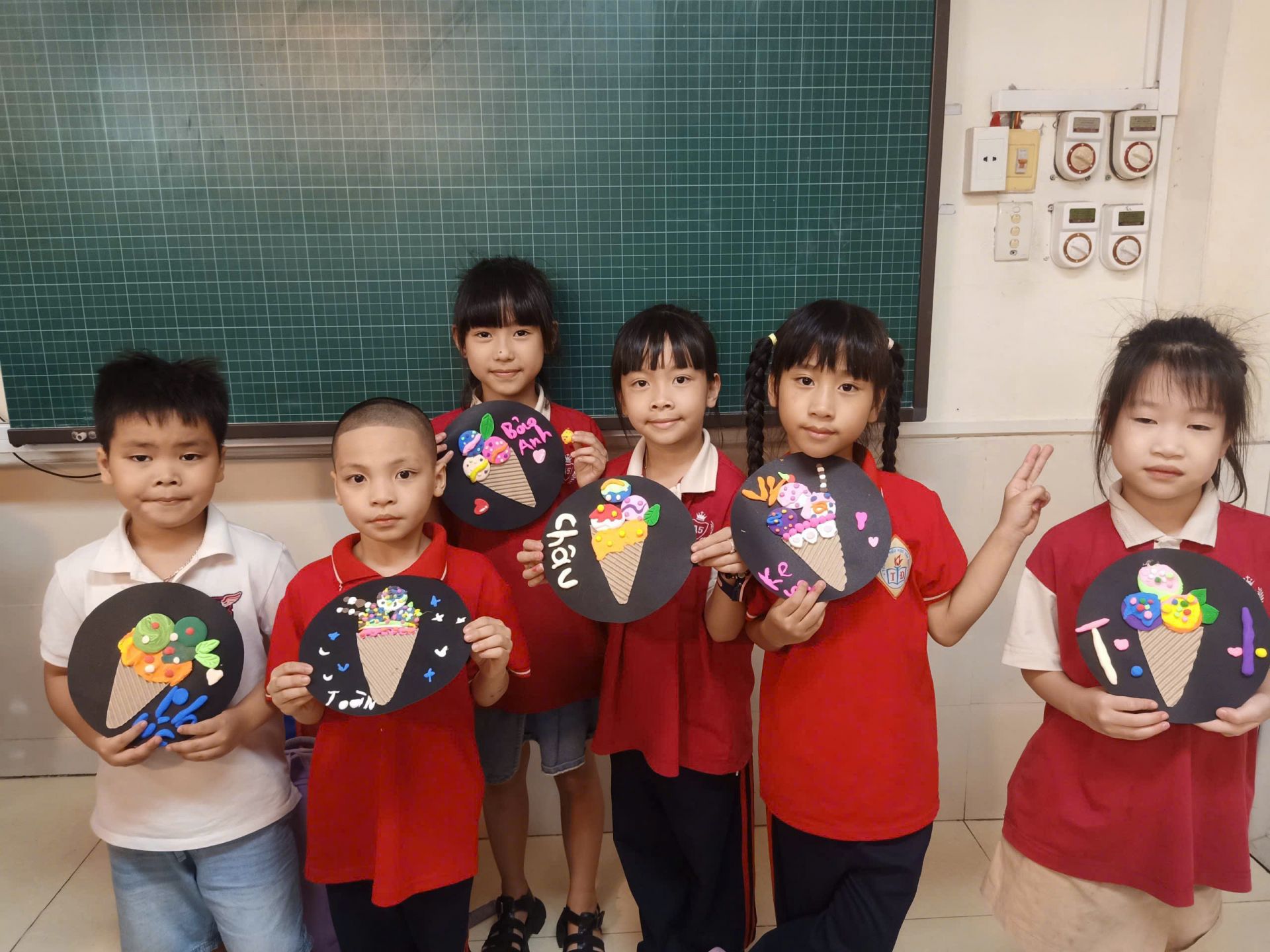 Học sinh được thể hiện năng khiếu nghệ thuật Học sinh được thể hiện năng khiếu nghệ thuật