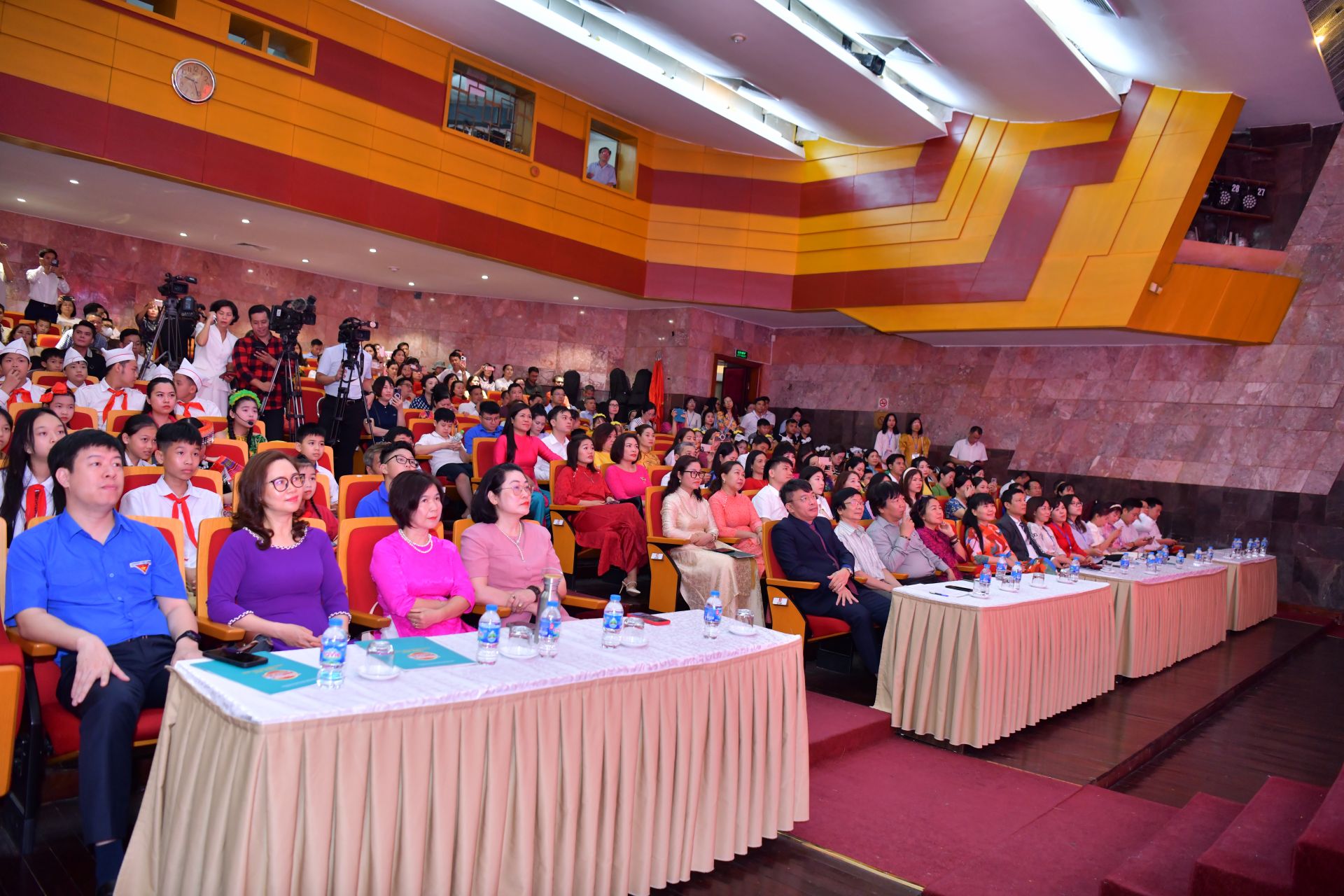 Các đại biểu dự Lễ Tổng kết và trao giải cuộc thi 