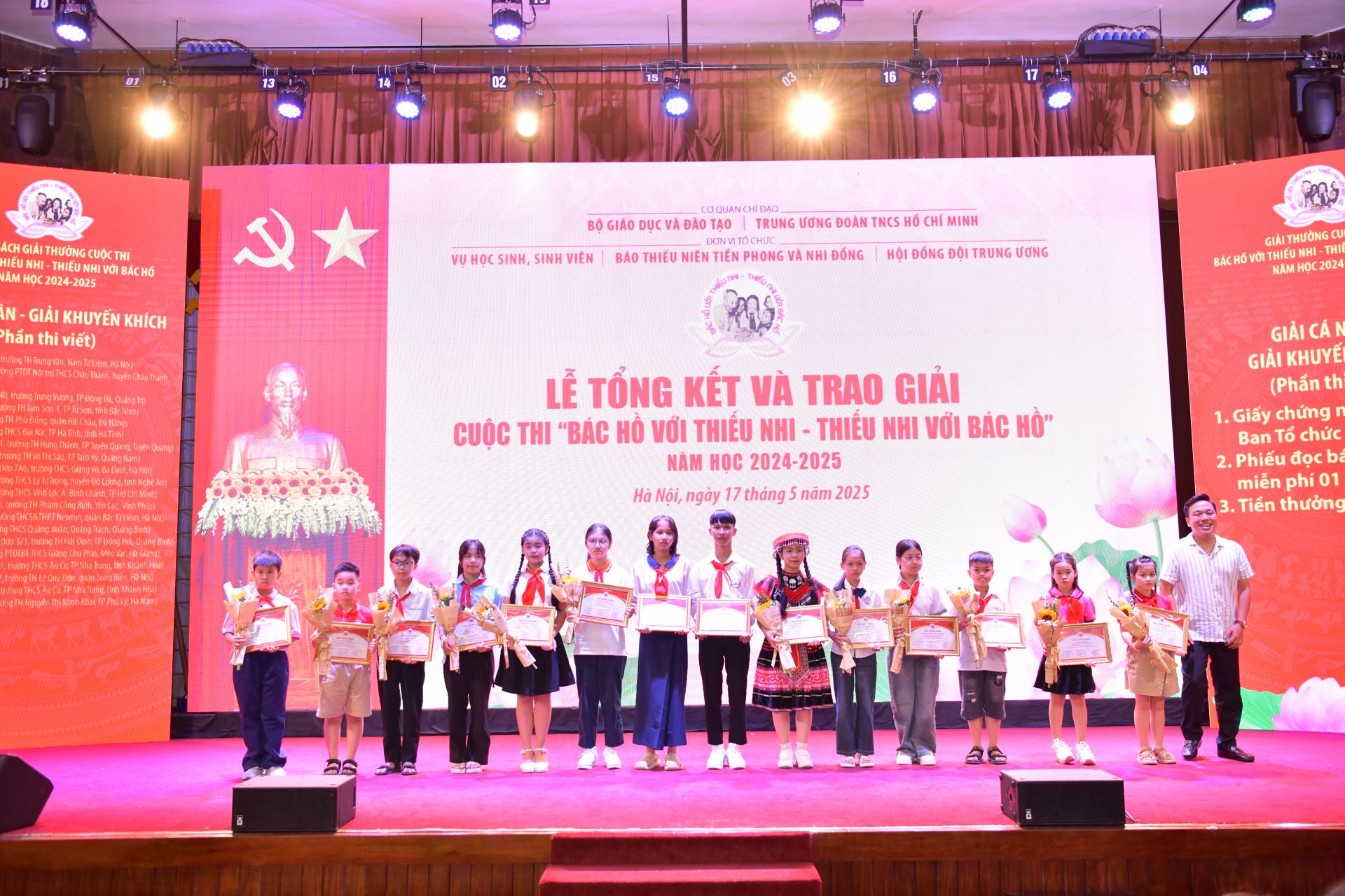 Các bạn học sinh đoạt giải Khuyến khích