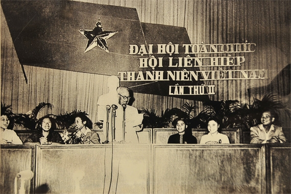 Chủ tịch Hồ Chí Minh nói chuyện tại Đại hội toàn quốc lần thứ II của Hội Liên hiệp Thanh niên Việt Nam Chủ tịch Hồ Chí Minh nói chuyện tại Đại hội toàn quốc lần thứ II của Hội Liên hiệp Thanh niên Việt Nam