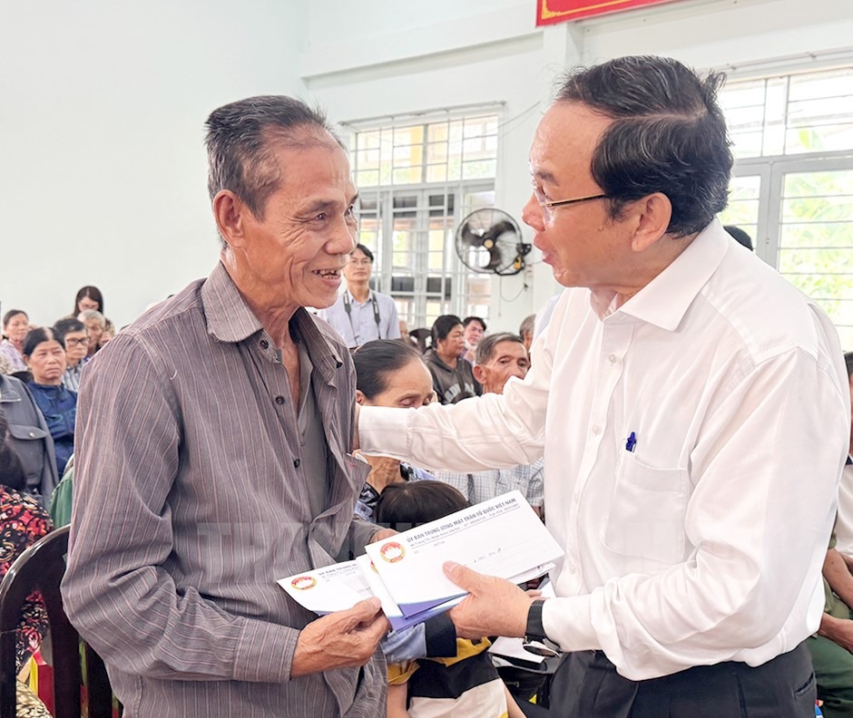 Thời gian qua, TP. Hồ Chí Minh đã có nhiều hoạt động hỗ trợ người có hoàn cảnh khó khăn Thời gian qua, TP. Hồ Chí Minh đã có nhiều hoạt động hỗ trợ người có hoàn cảnh khó khăn